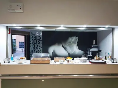 Comida en o cerca de este hotel