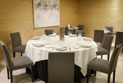 Un restaurante o sitio para comer en Zenit Lleida