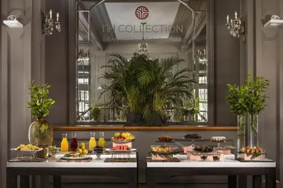 Comida en o cerca de este hotel