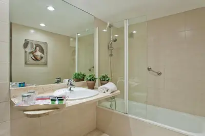 Un baño de Hotel Luze El Toro