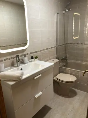 Un baño de Ático Europa, Canfranc estación