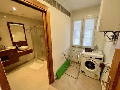 Un baño de Zayas enea