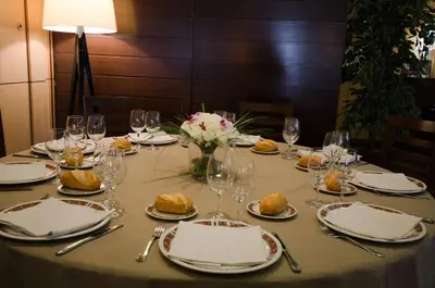 Comida en o cerca de este hotel