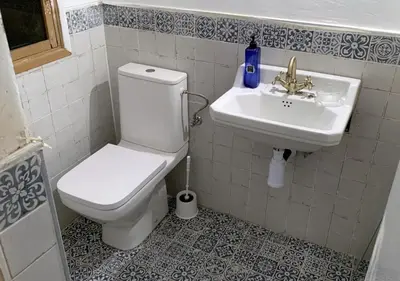 Un baño de Casa típica aragonesa.