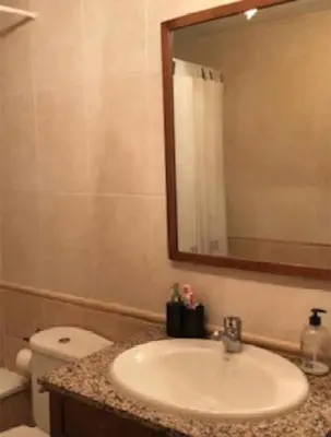 Un baño de CHECK IN CASAS Casa Elson