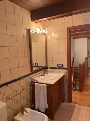Un baño de CHECK-IN CASAS Casa Plaza Mayor
