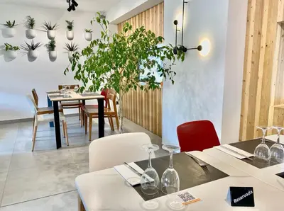 Un restaurante o sitio para comer en Hotel Dos Rios Central