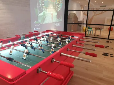 Sala de juegos en Hotel Dos Rios Central