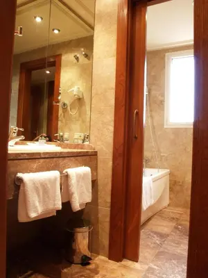 Un baño de Hotel Pamplona Villava