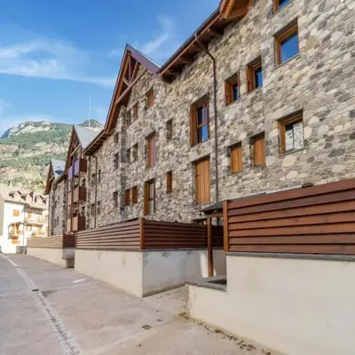 Stone Chalet near Benasque and Scenic Lake