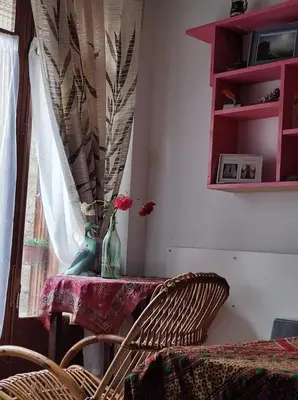 Zona de estar de Sidharta Room
