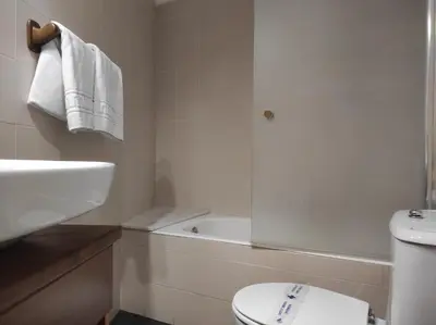Un baño de SNÖ Hotel Bielsa