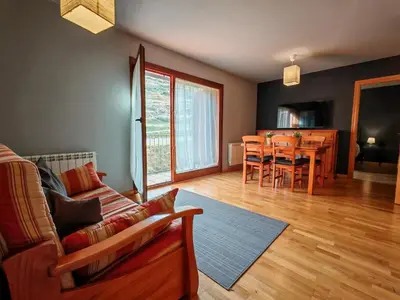 Zona de estar de Cómodo y equipado, ideal para tu estancia en la Vall de Boí - Erta 1