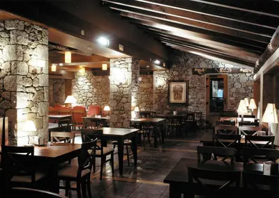 Un restaurante o sitio para comer en Hotel Hospital de Benasque