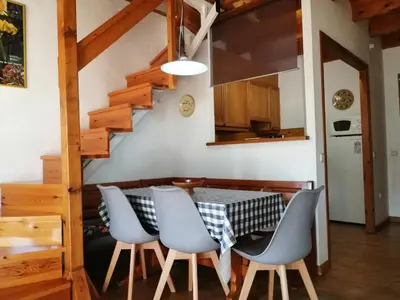 Plano de Dúplex espacioso y rústico- Luz natural y vistas - Justal 1