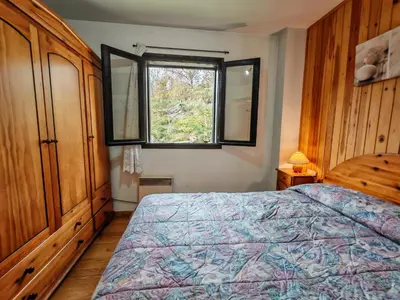 Cama o camas de una habitación en Chimenea, terraza y parking- Tu refugio acogedor - Besiberri 3