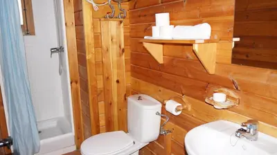 Un baño de Camping Alquézar
