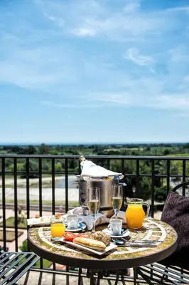 Un balcón o terraza de Termes Montbrio Hotel & Spa