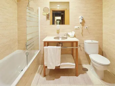 Un baño de Hotel Iriguibel Huarte Pamplona