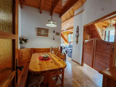 Zona de estar de Madera y espacio, tu dúplex funcional para famílias - Muntanyó 2