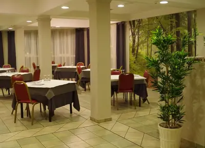 Un restaurante o sitio para comer en Hotel Alaiz