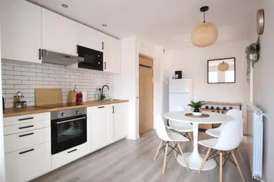 Una cocina o zona de cocina en Cómodo piso en el Pirineo Aragonés