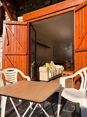 Zona de estar de Tu rincón- Planta baja con jardín y parking - Dellui 2