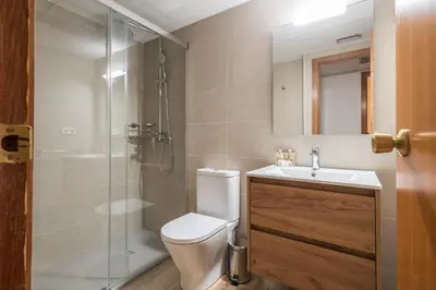 Un baño de Barlongueta y Totiaran