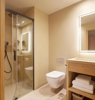 Un baño de Nheu d'Arties by FeelFree Rentals