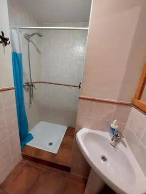 Un baño de ALBERGUE CASA LAS ANGELITAS