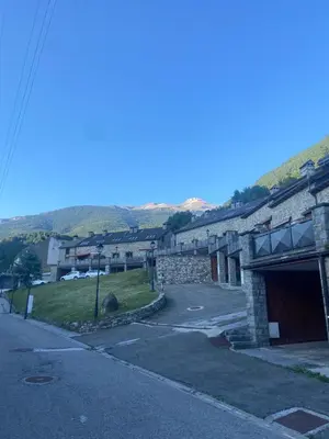 Vista general de una montaña o vista desde la casa o chalet