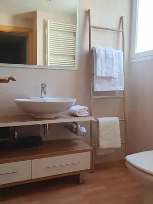 Un baño de Tauste Centro - Piso