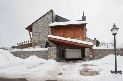 Plano de Austen - Chalet by Cardi Suites