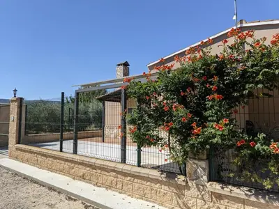 Jardín al aire libre en Casa Mequinenza