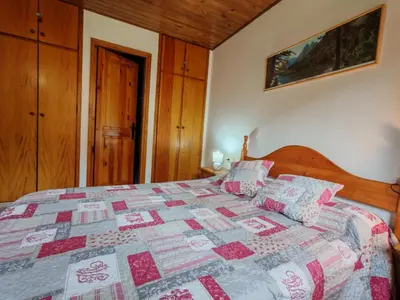Cama o camas de una habitación en Bajo con jardín, paz, tranquilidad y aire libre - Isard 3