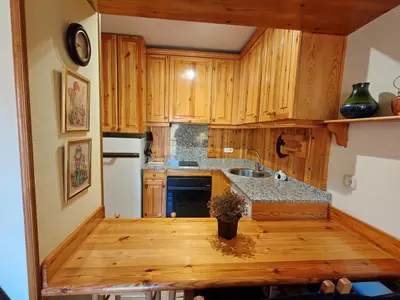 Una cocina o zona de cocina en Chimenea, cama grande y vistas- Escapada romántica perfecta - Falcó 16