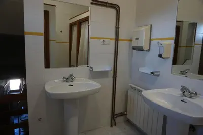 Un baño de Albergue de Sos del Rey Católico
