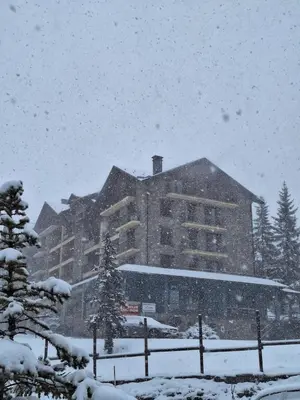 Montesqui Formigal, exclusivo ático con vistas a pistas, guardaesquis y garaje en invierno