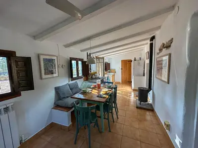 Zona de estar de Wonderful comfortable finca in the Burga valley