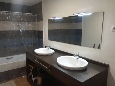 Un baño de La Noguera